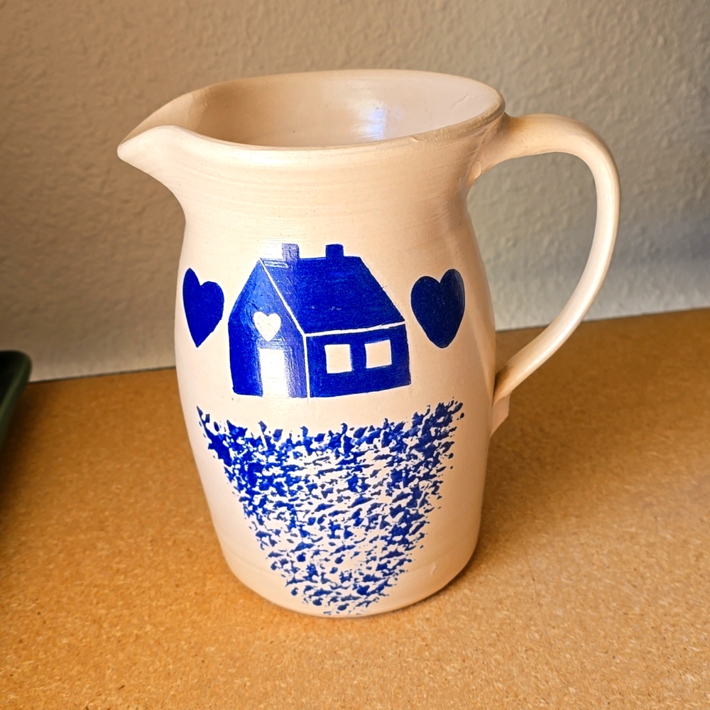 COUNTRY PITCHER